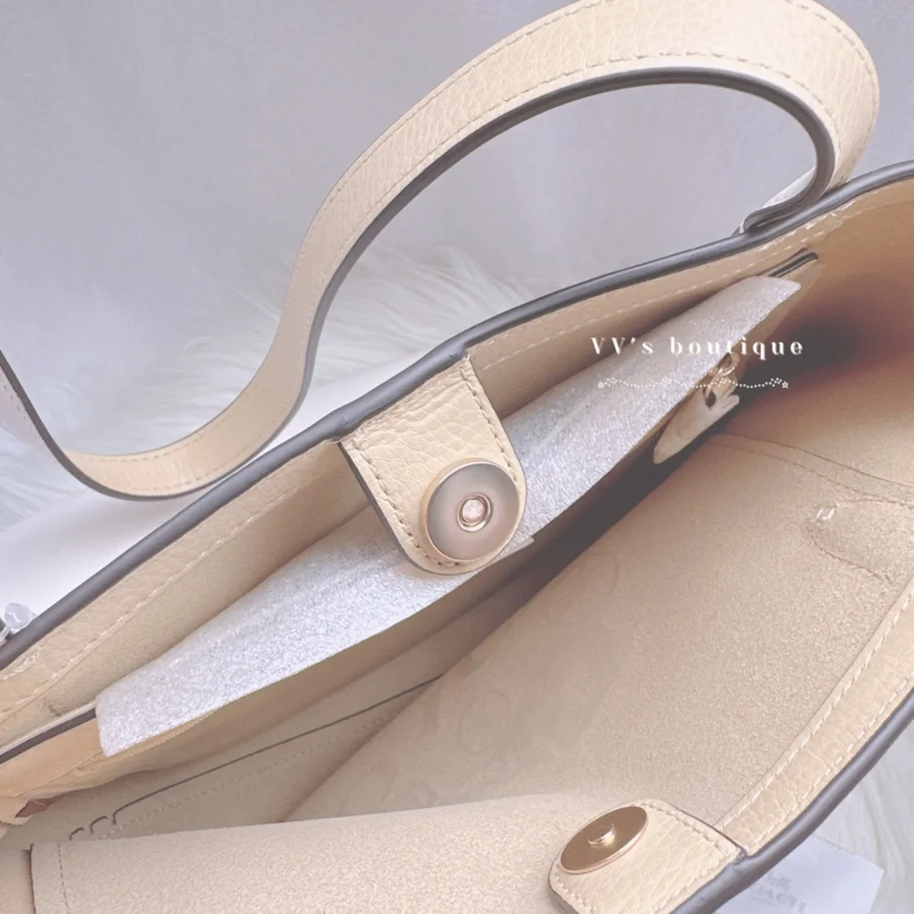 NWT Coach Tote 27 With Horse And Carriage Chalk Vanilla Cream C4062 RARE FIND - Picture 9 of 10